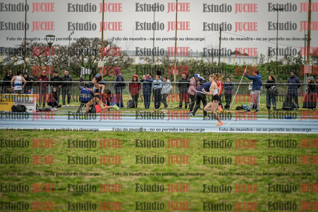 Fotos de los 300 m llanos de mujeres - U17
