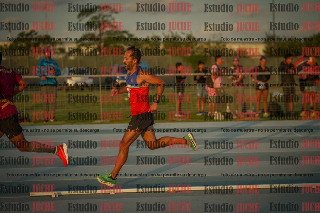 Fotos de los 3000 m llanos de varones