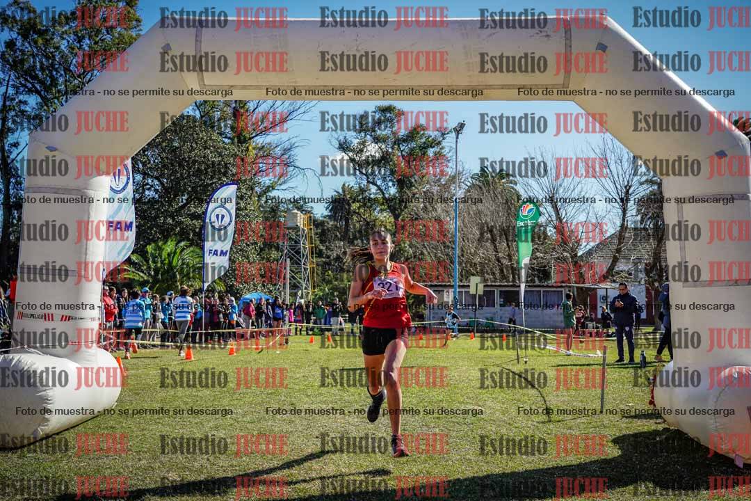 Fotos de la llegada del cross de 1500 m