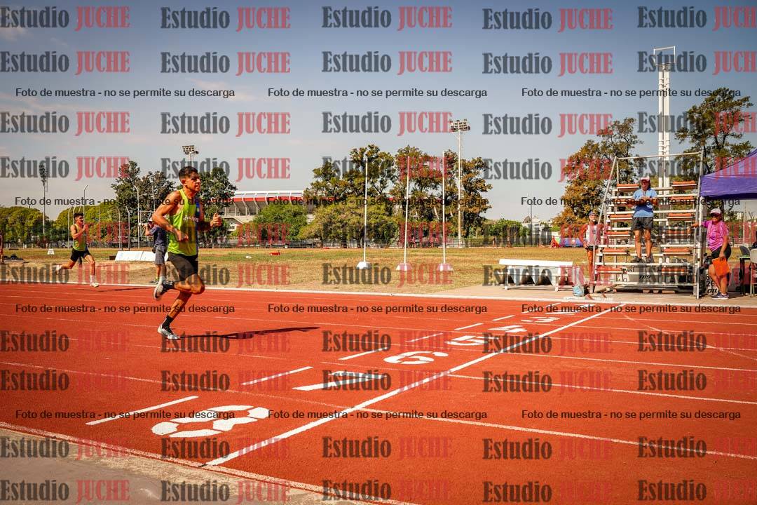 Fotos de los 400 m llanos de varones