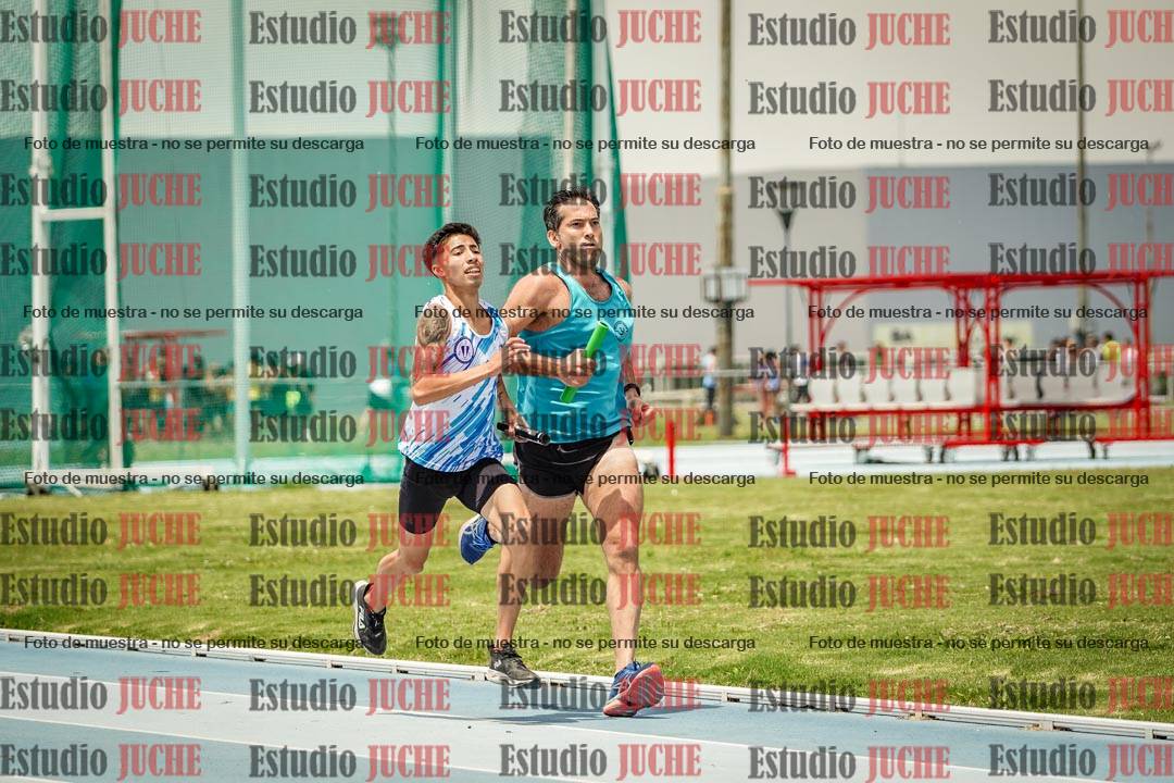 Fotos durante el transcurso de los relevos 20' para running teams - serie 2