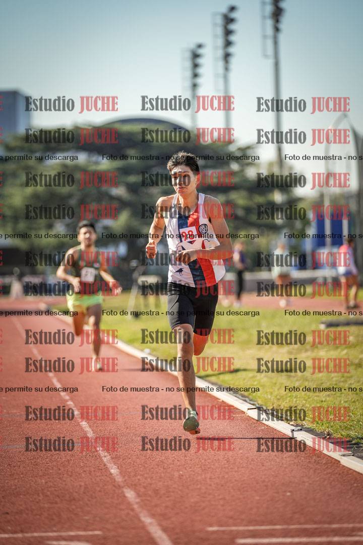 Fotos de los 800 m llanos de varones