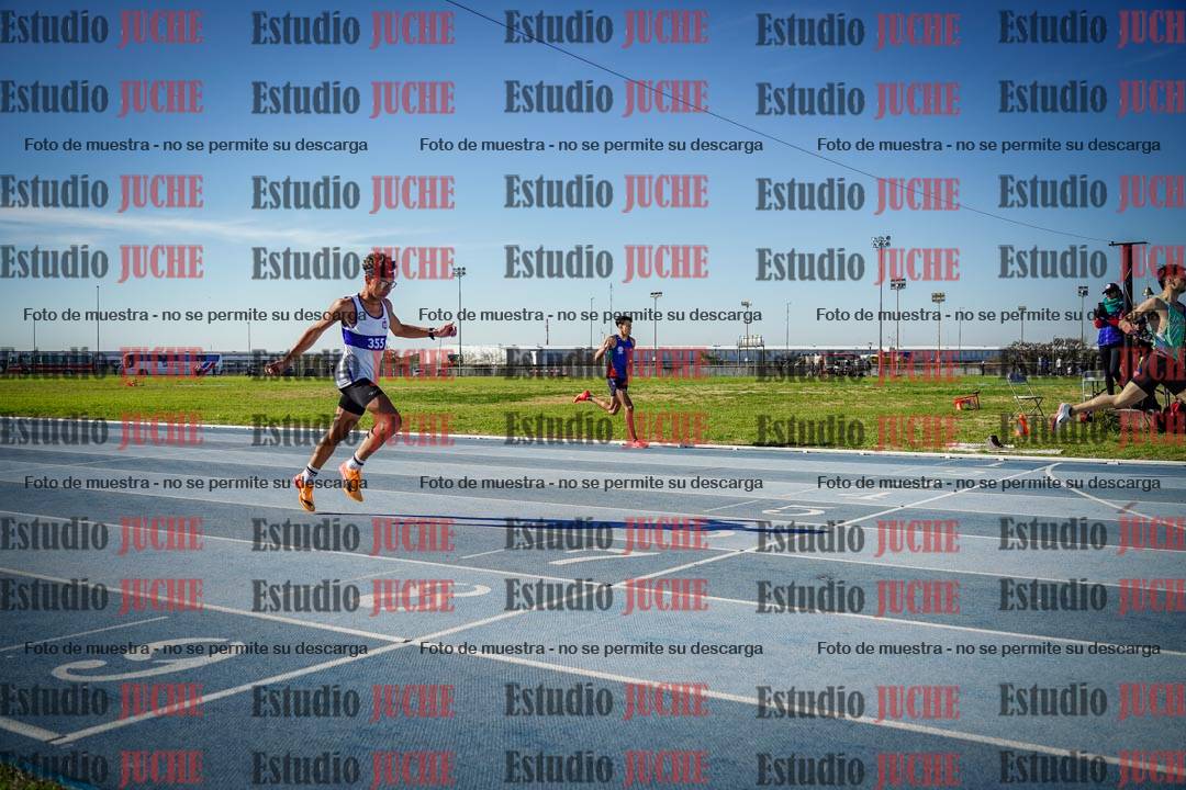 Fotos de los 400 m llanos de varones