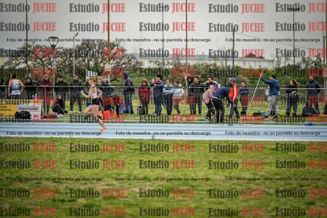 Fotos de los 300 m llanos de mujeres - U17