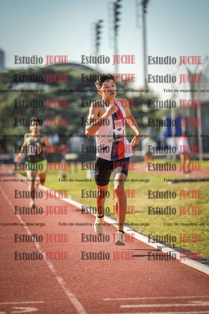 Fotos de los 800 m llanos de varones