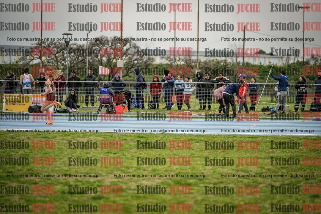 Fotos de los 300 m llanos de mujeres - U17