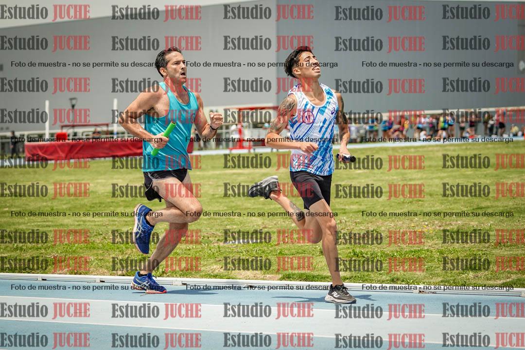 Fotos durante el transcurso de los relevos 20' para running teams - serie 2