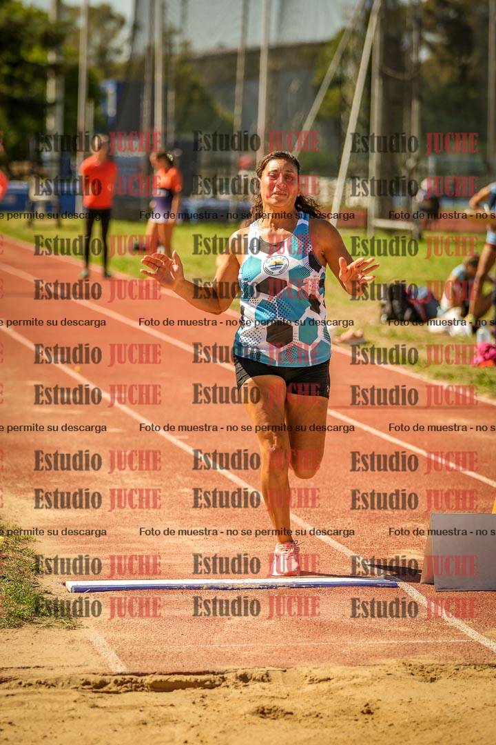 Fotos del salto en largo de mujeres