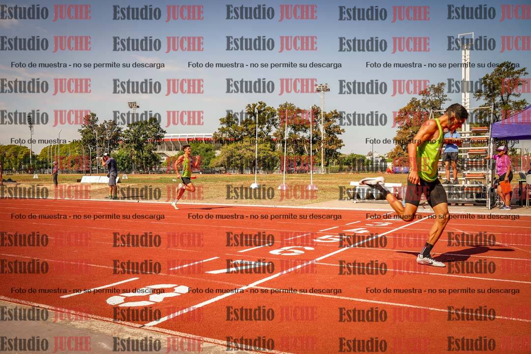Fotos de los 400 m llanos de varones