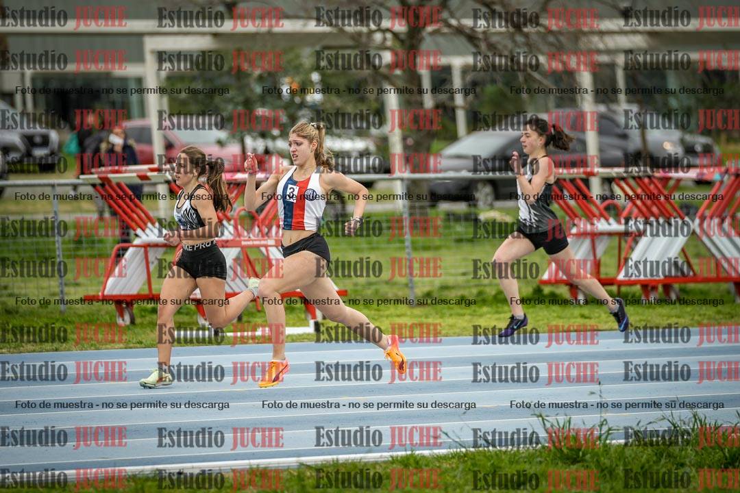 Fotos de los 300 m llanos de mujeres - U17
