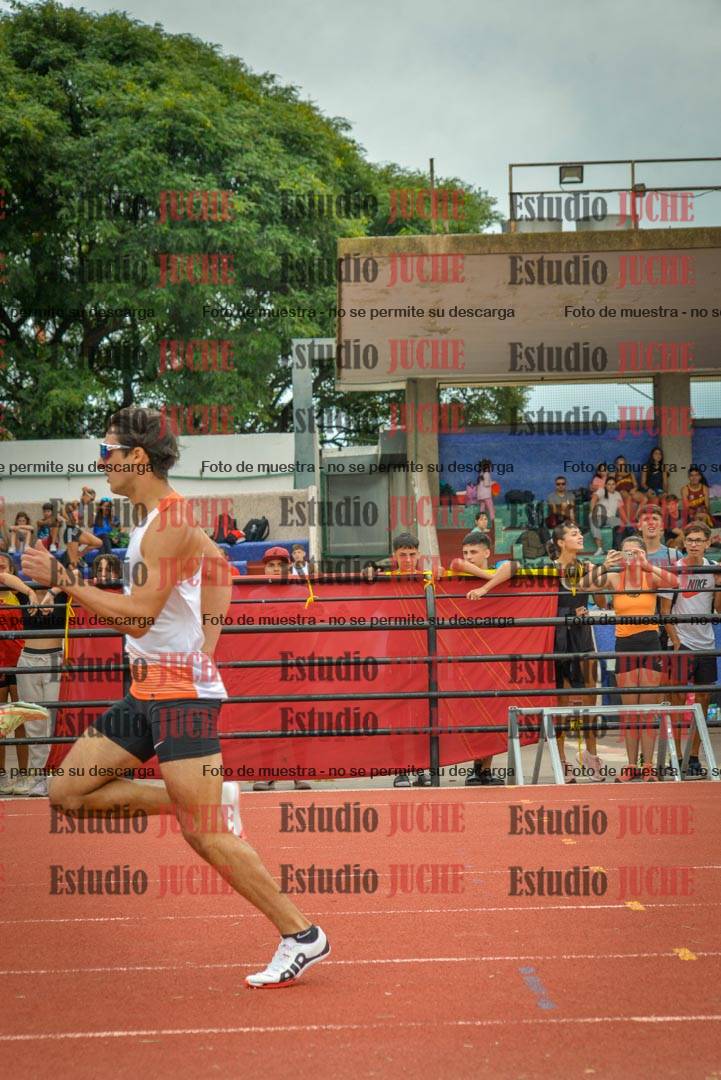 Fotos de los 400 m llanos de varones