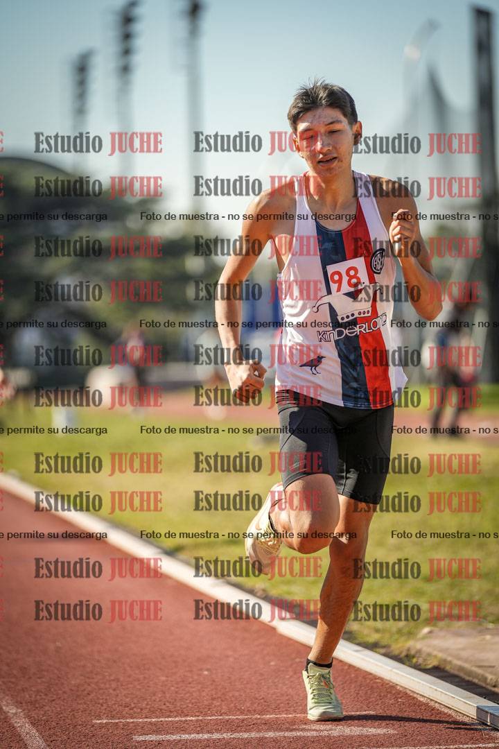Fotos de los 800 m llanos de varones