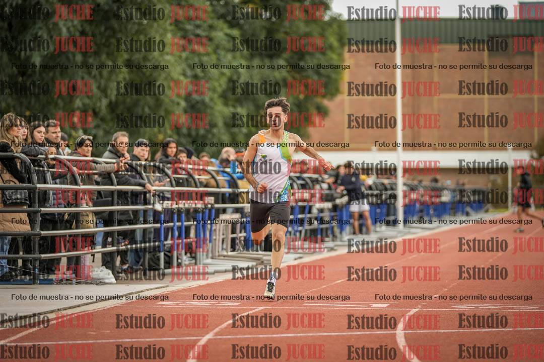 Fotos de los 400 m llanos de varones