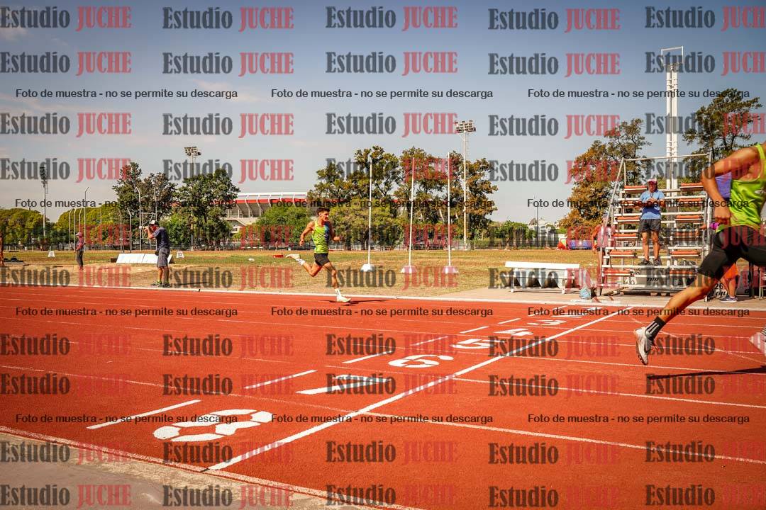 Fotos de los 400 m llanos de varones