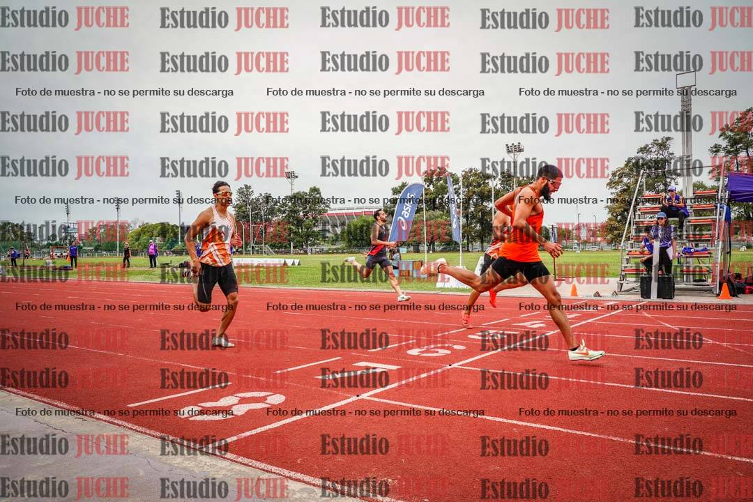 Fotos de los 400 m llanos de varones