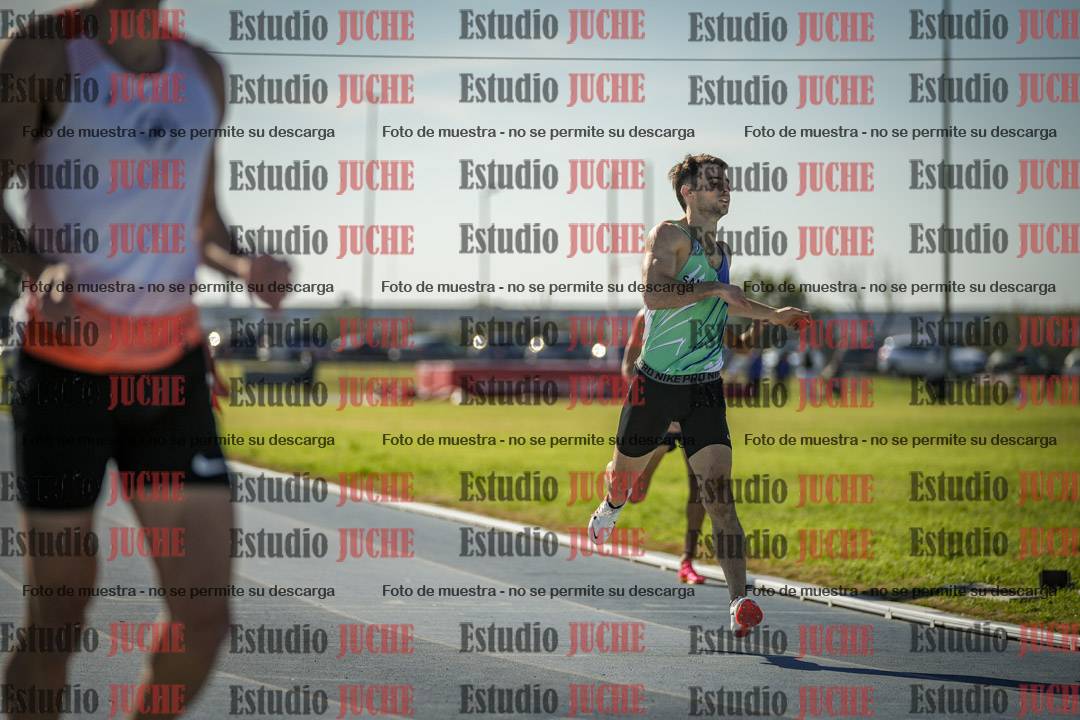 Fotos de los 400 m llanos de varones