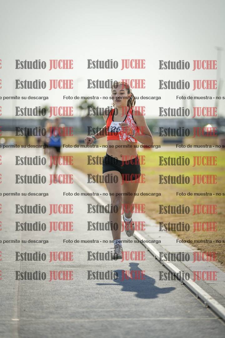 Fotos de los 800 m llanos de mujeres - combinadas 7
