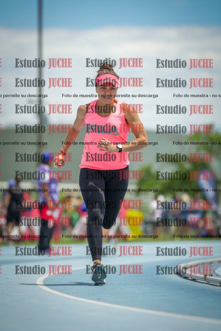 Fotos durante el transcurso de los relevos 20' para running teams - serie 2