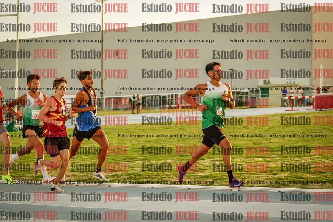 Fotos de los 3000 m llanos de varones