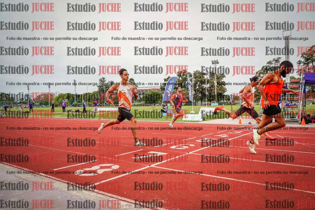 Fotos de los 400 m llanos de varones