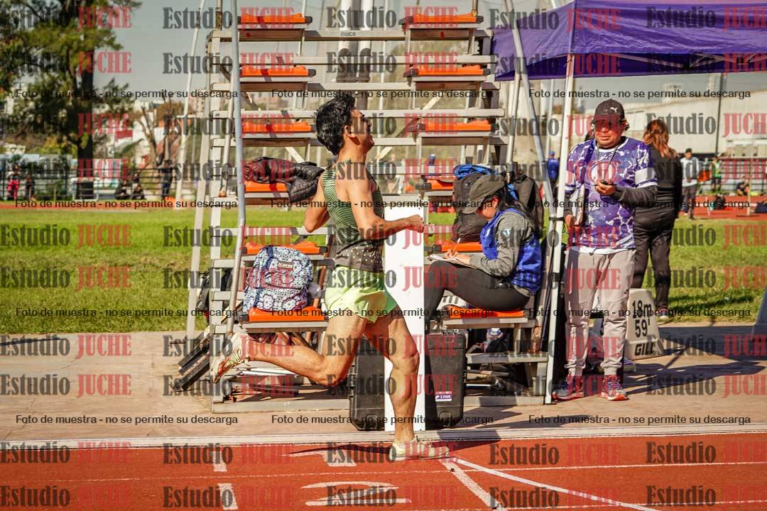 Fotos de los 800 m llanos de varones