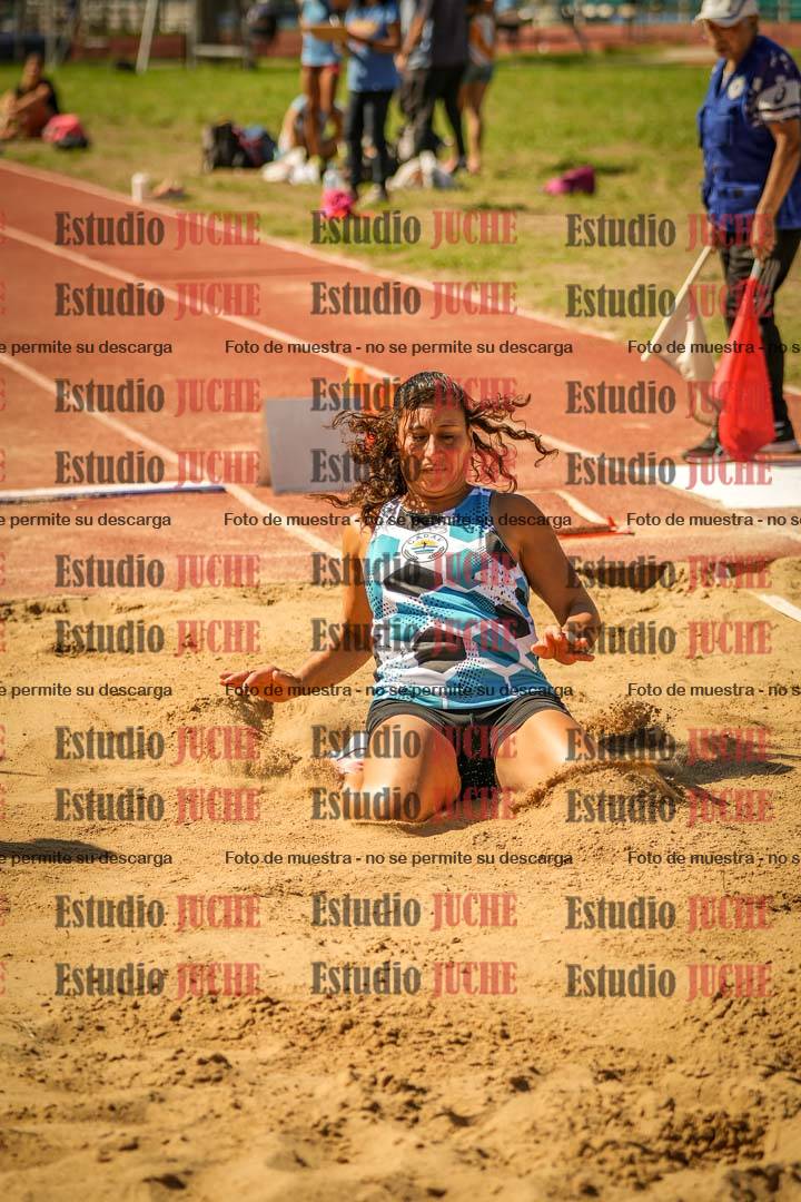 Fotos del salto en largo de mujeres