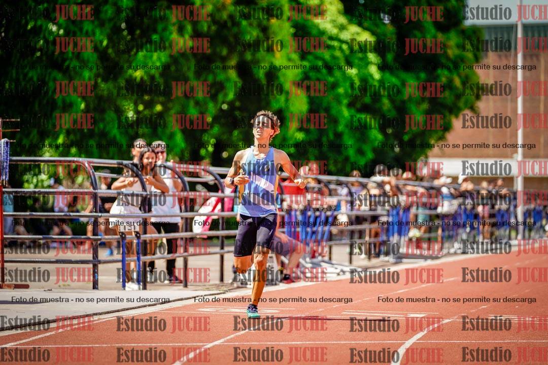 Fotos de los 400 m llanos de varones