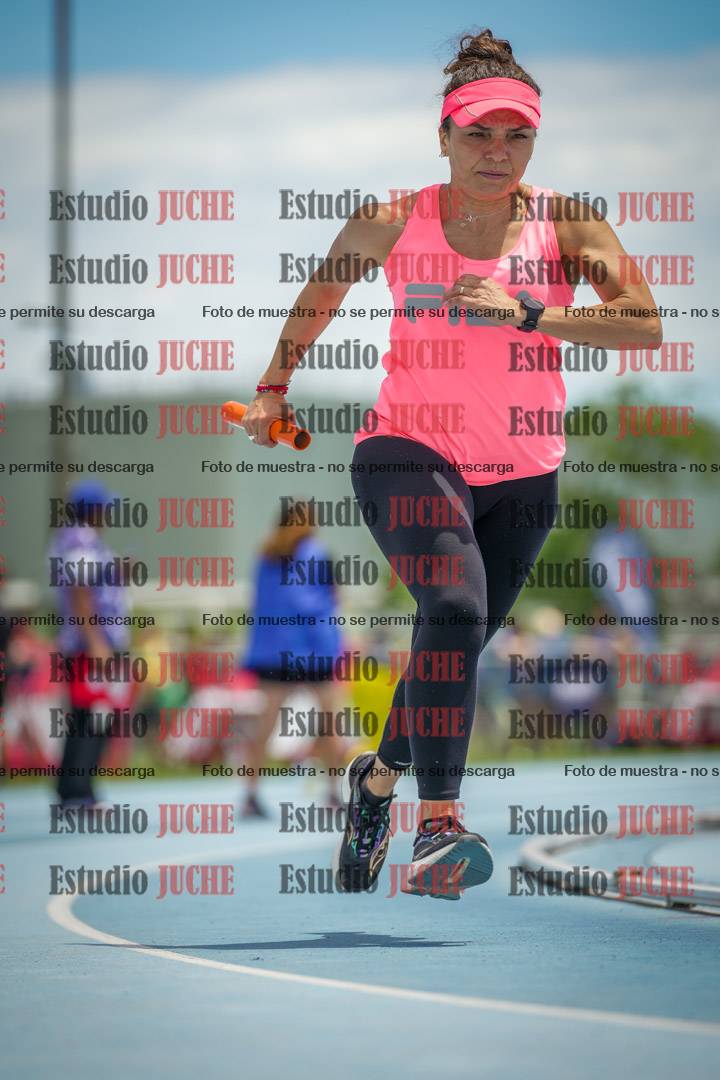 Fotos durante el transcurso de los relevos 20' para running teams - serie 2