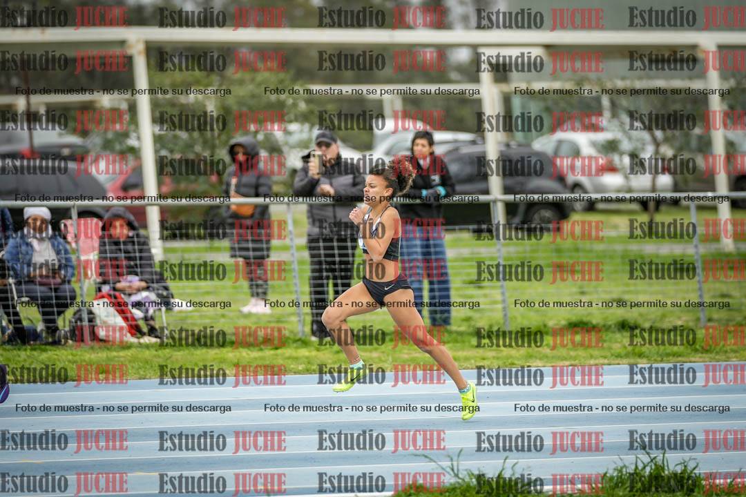 Fotos de los 300 m llanos de mujeres - U17