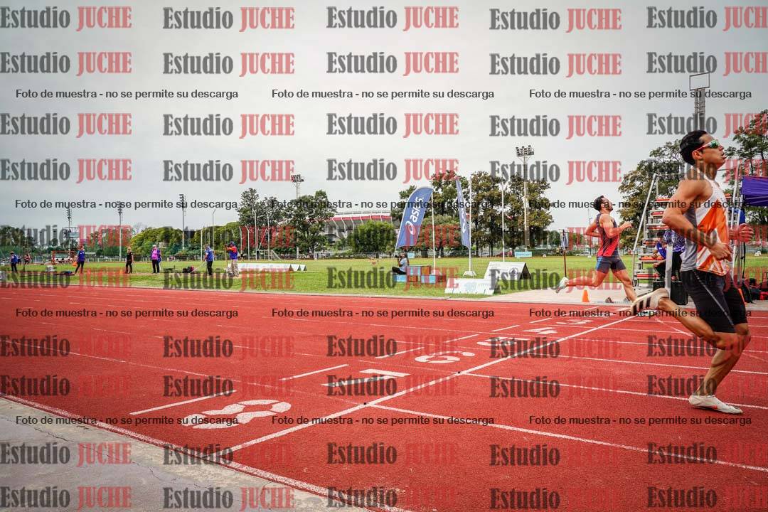 Fotos de los 400 m llanos de varones