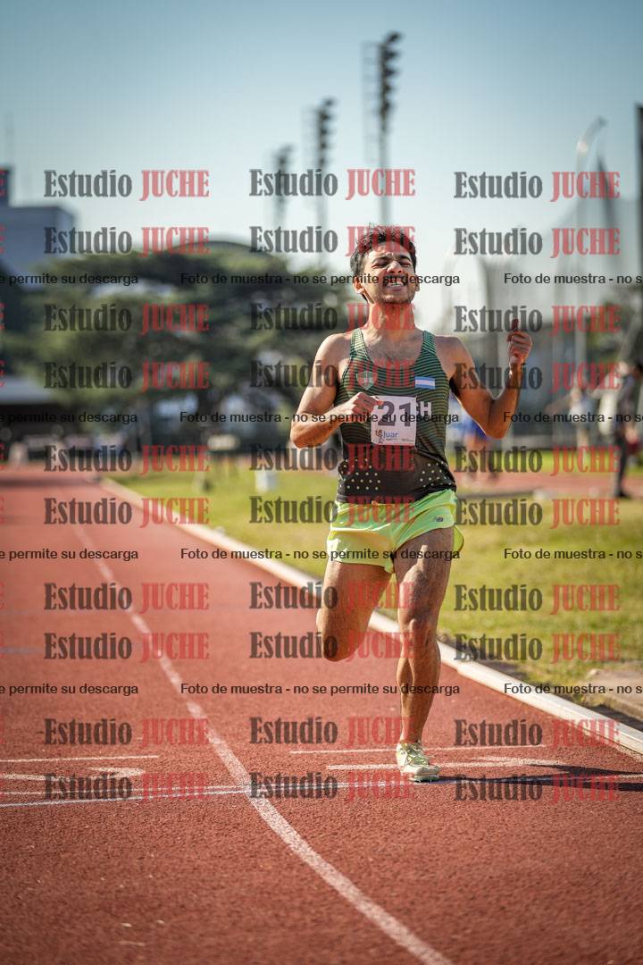 Fotos de los 800 m llanos de varones