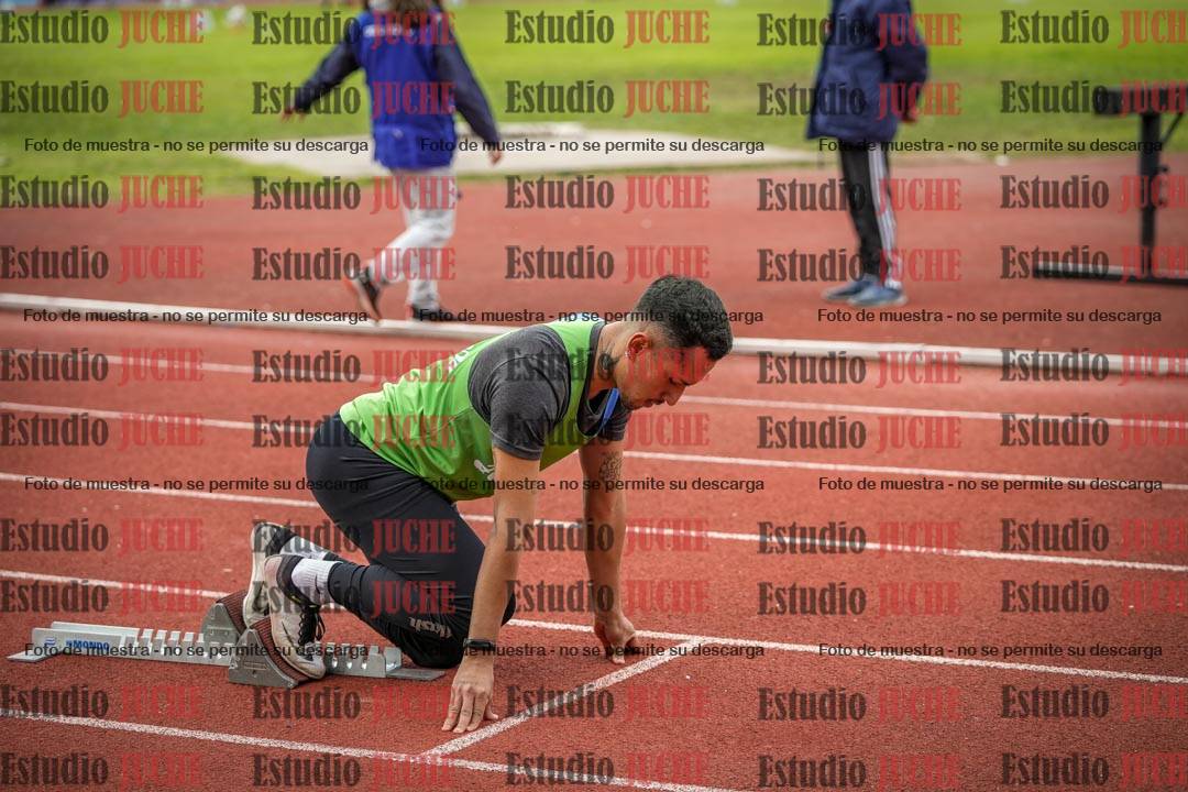Fotos de los 400 m llanos de varones