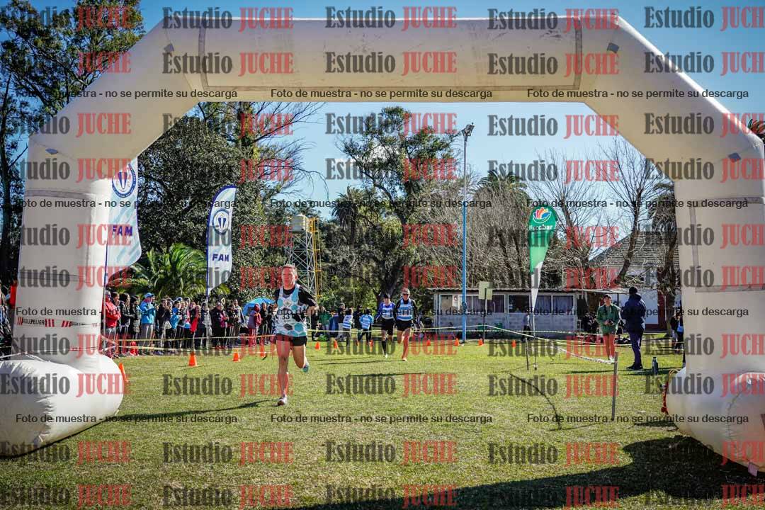 Fotos de la llegada del cross de 1500 m