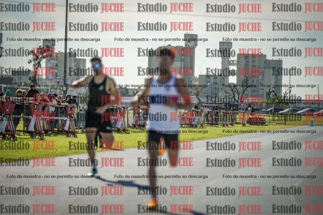 Fotos de los 400 m llanos de varones