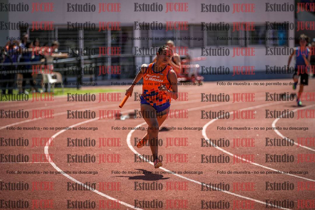 Fotos de las Postas 8x200 m de mujeres y varones - FINAL