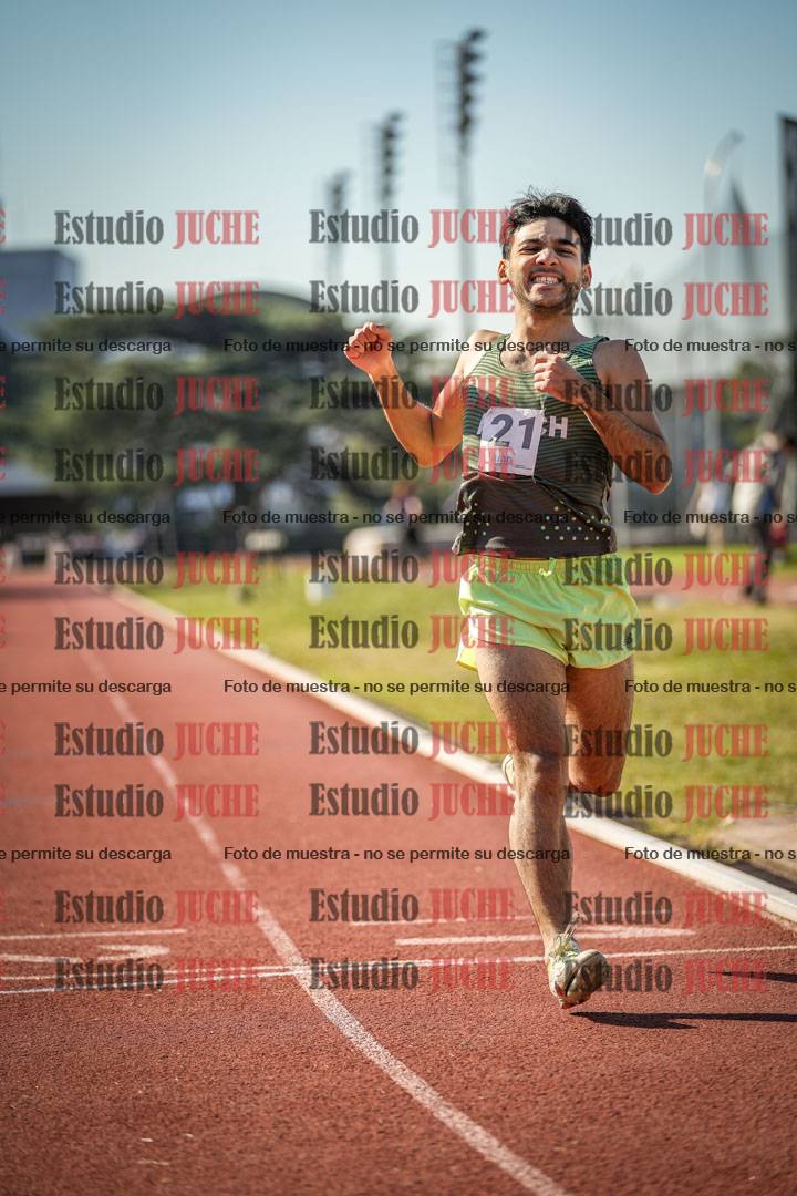 Fotos de los 800 m llanos de varones