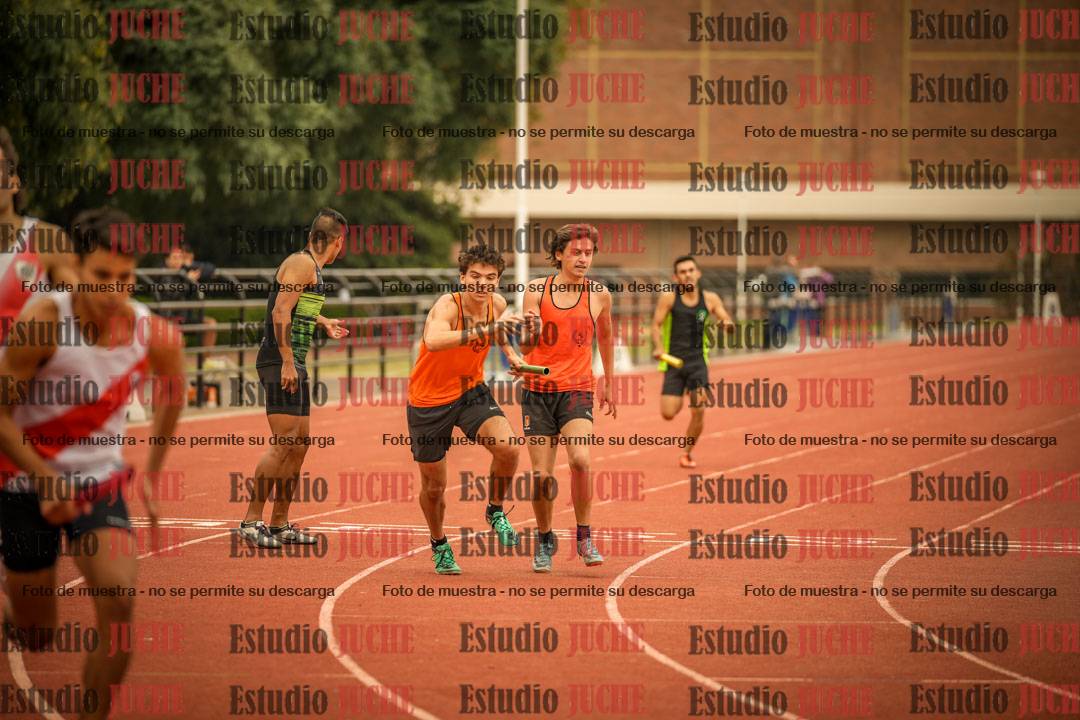 Fotos de las Postas 4x400 m de varones