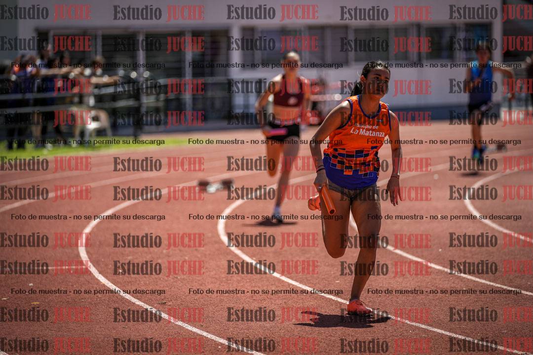 Fotos de las Postas 8x200 m de mujeres y varones - FINAL