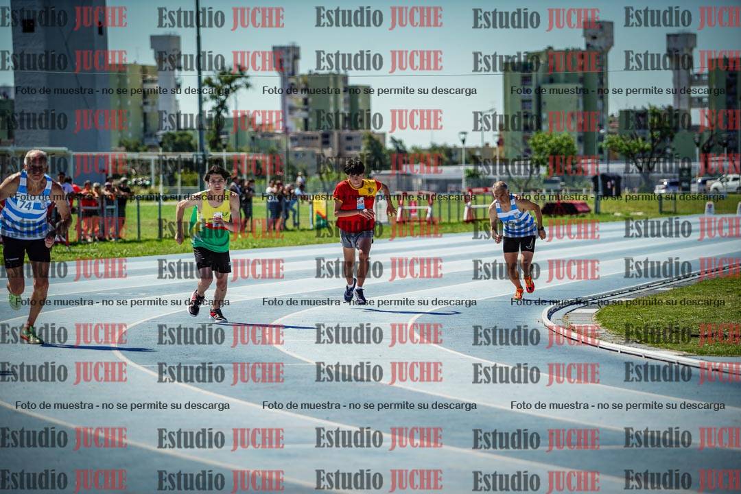 Fotos de los 800 m llanos de varones