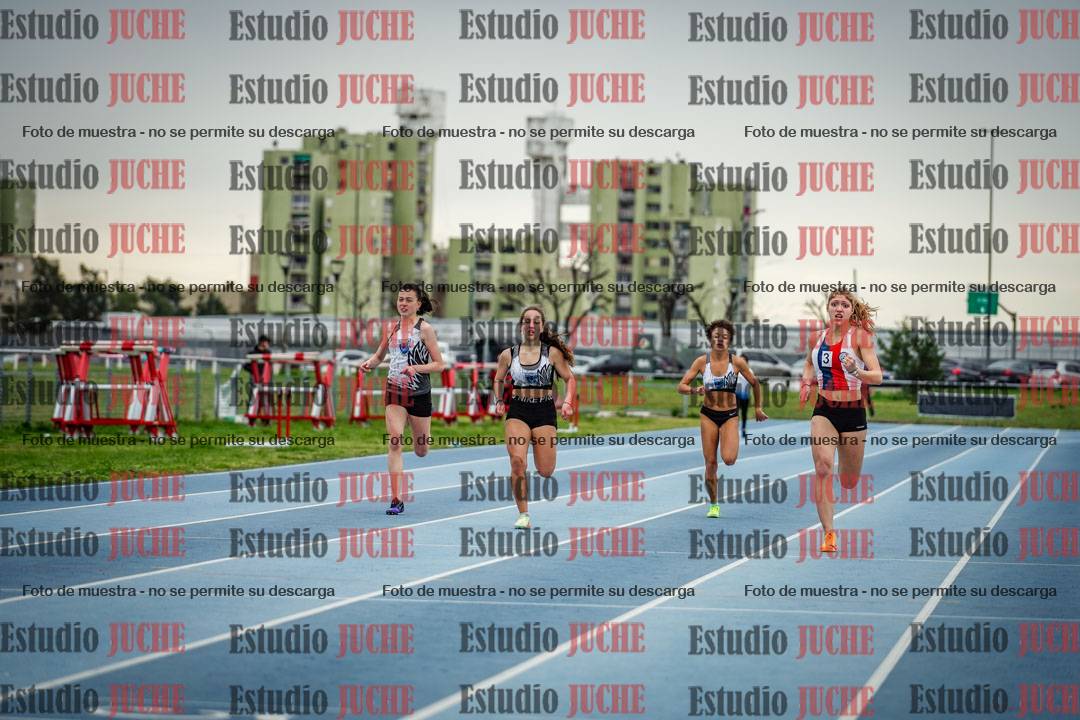 Fotos de los 300 m llanos de mujeres - U17