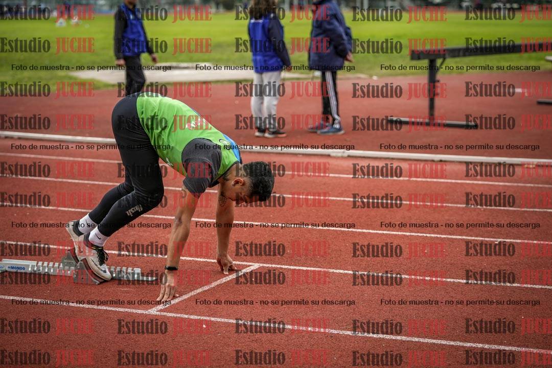 Fotos de los 400 m llanos de varones