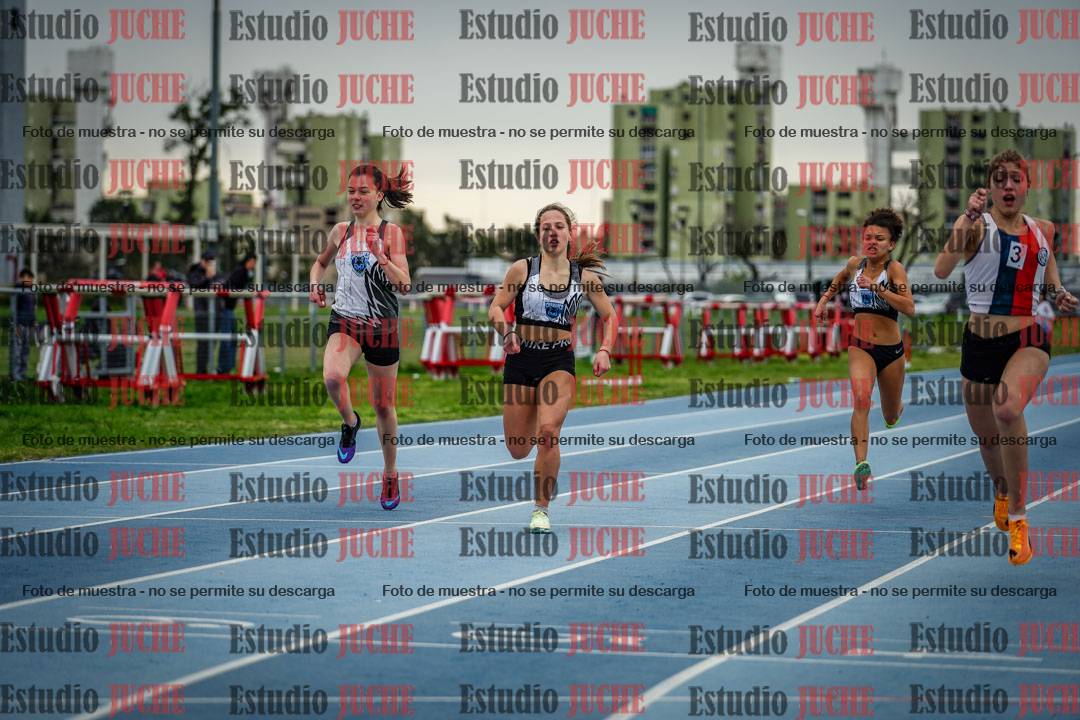 Fotos de los 300 m llanos de mujeres - U17