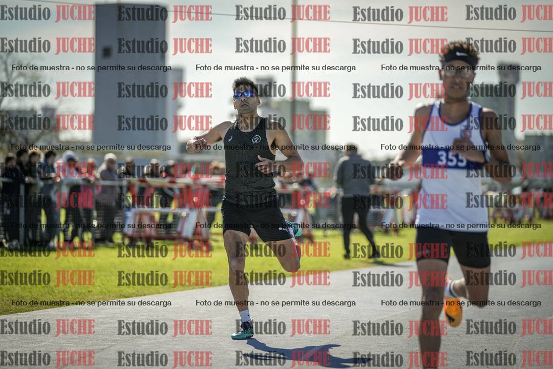 Fotos de los 400 m llanos de varones