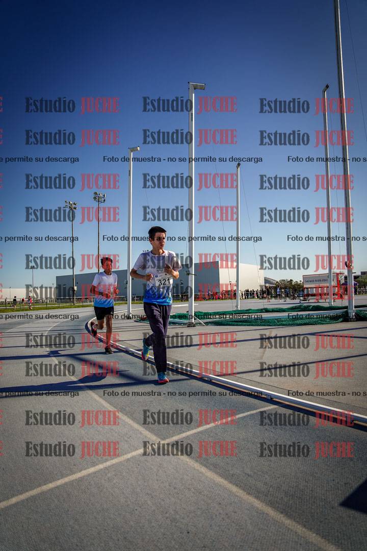 Fotos de los 2000 m llanos de varones