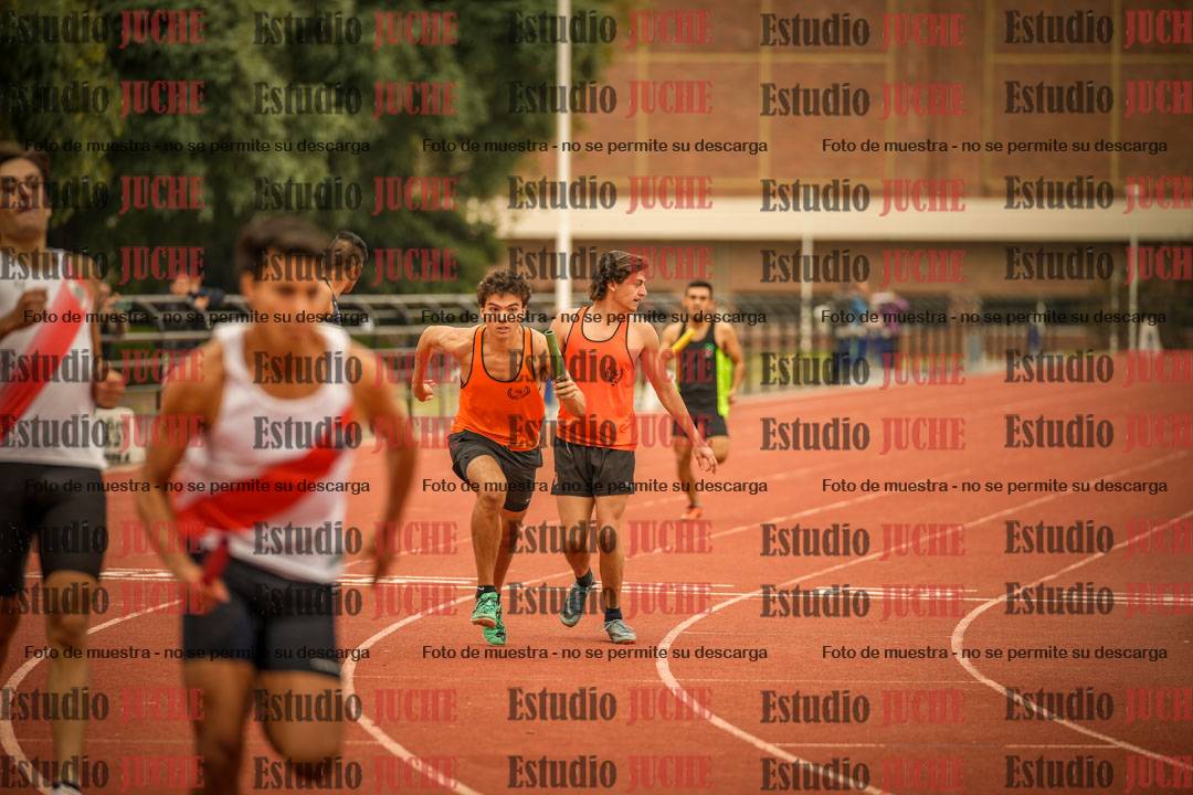 Fotos de las Postas 4x400 m de varones
