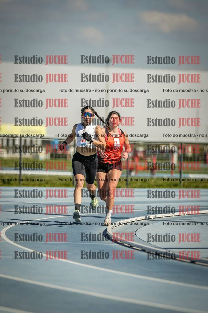 Fotos de los 5000 m llanos de mujeres y varones