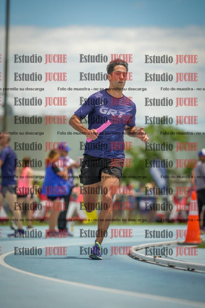 Fotos durante el transcurso de los relevos 20' para running teams - serie 2