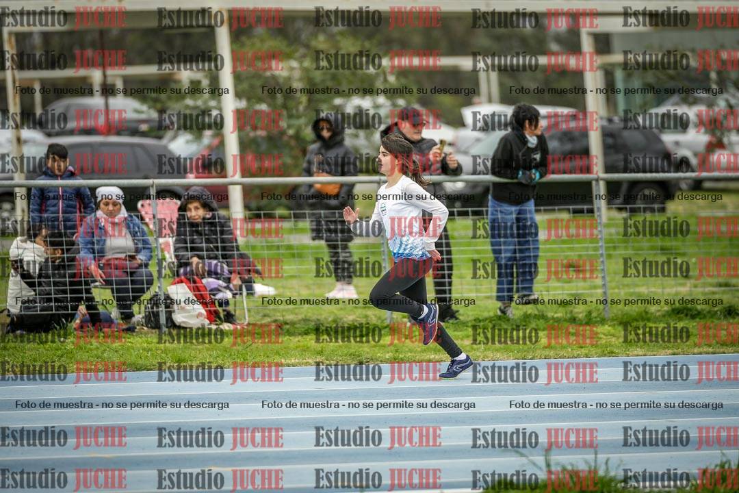 Fotos de los 300 m llanos de mujeres - U17