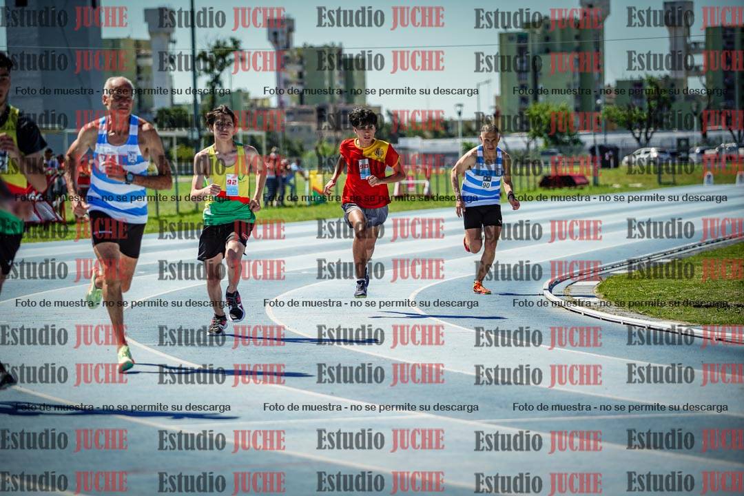 Fotos de los 800 m llanos de varones
