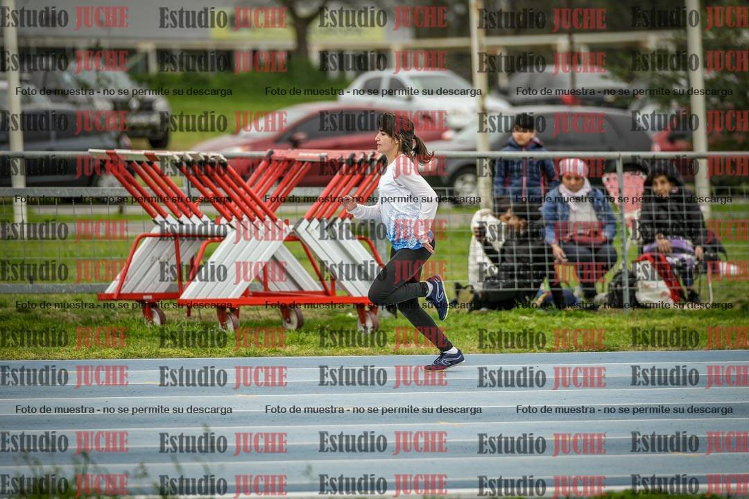 Fotos de los 300 m llanos de mujeres - U17